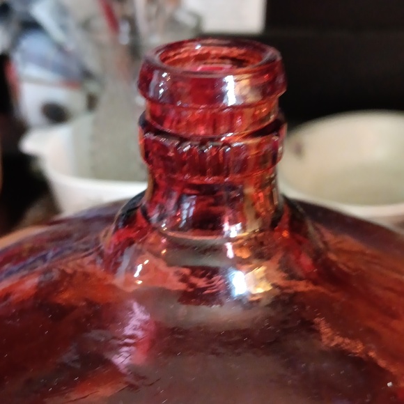 PINK GLASS WINE BOTTLE - Picture 2 of 4